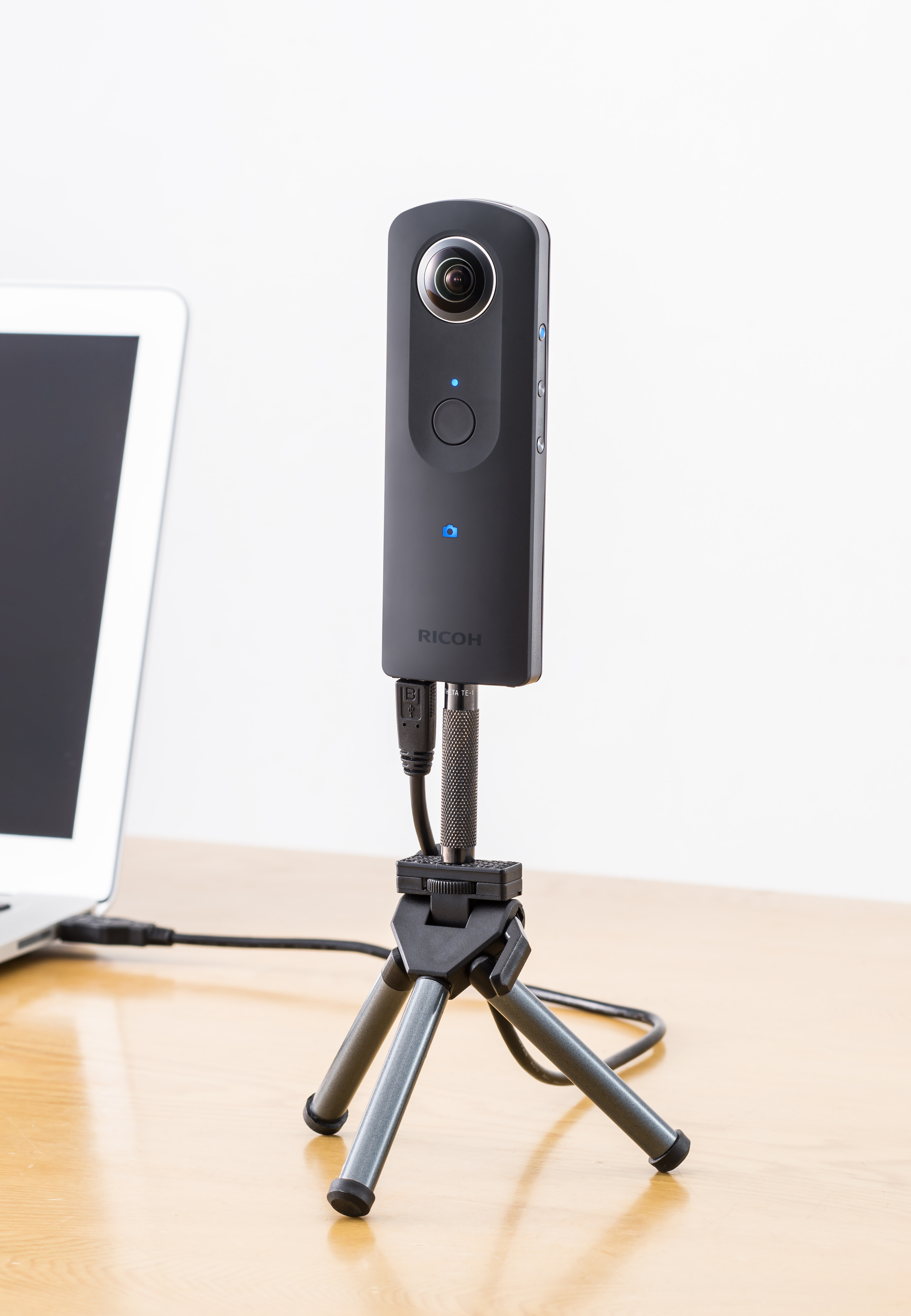 RICOH THETA S用Extension Adapter TE-1発売のお知らせ - トピックス(日本)